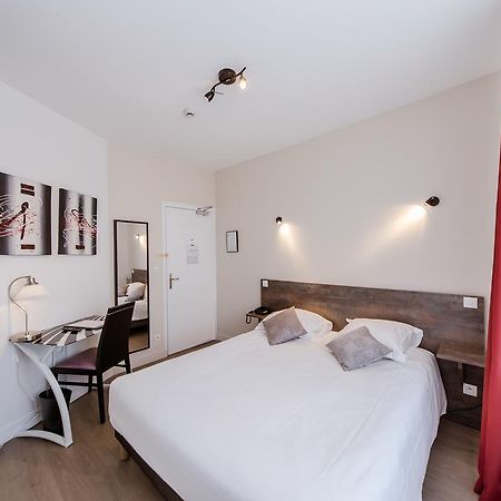 Logis Hotel - Le Petit Bellon Senlis  Dış mekan fotoğraf