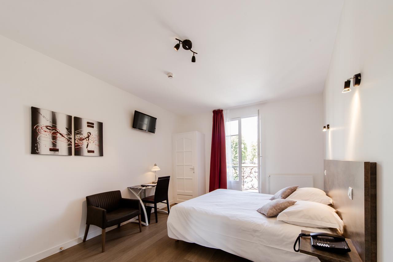 Logis Hotel - Le Petit Bellon Senlis  Dış mekan fotoğraf