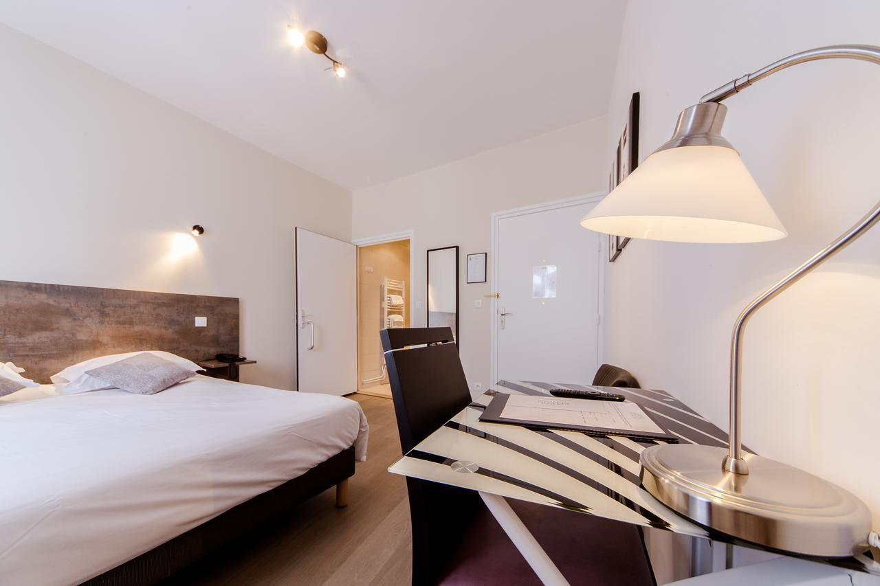Logis Hotel - Le Petit Bellon Senlis  Dış mekan fotoğraf