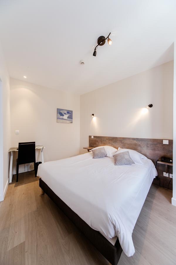 Logis Hotel - Le Petit Bellon Senlis  Dış mekan fotoğraf