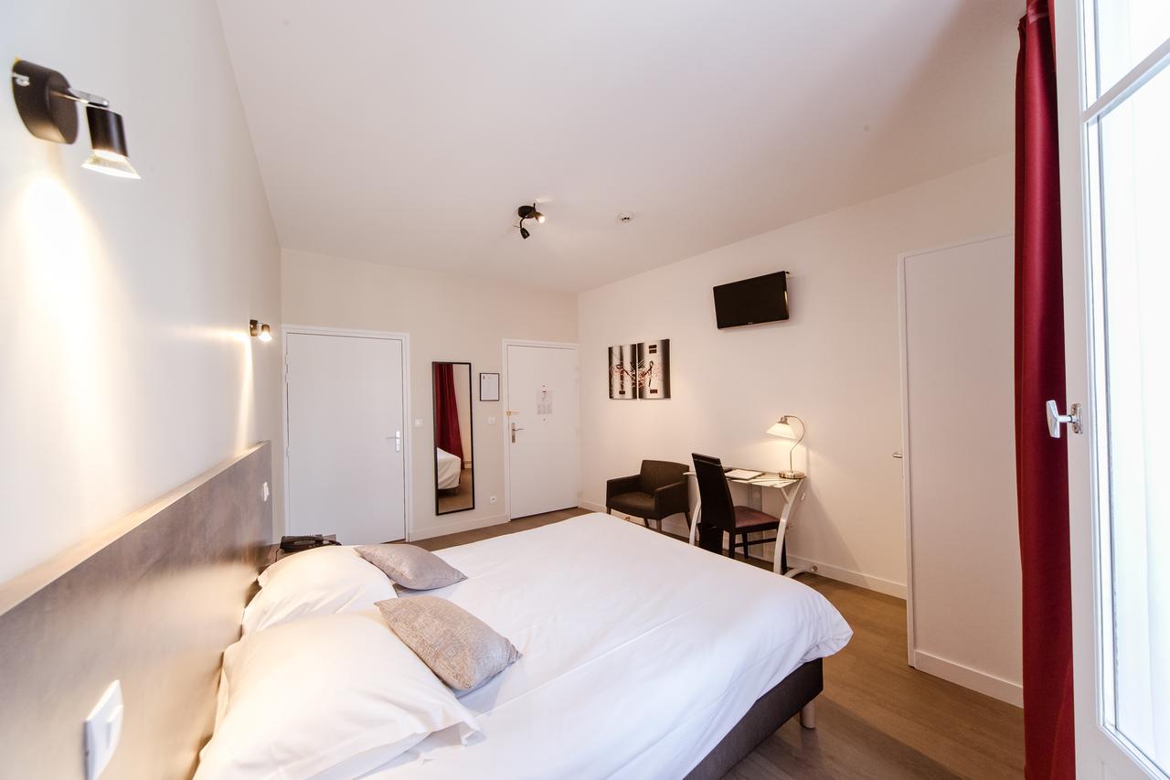 Logis Hotel - Le Petit Bellon Senlis  Dış mekan fotoğraf