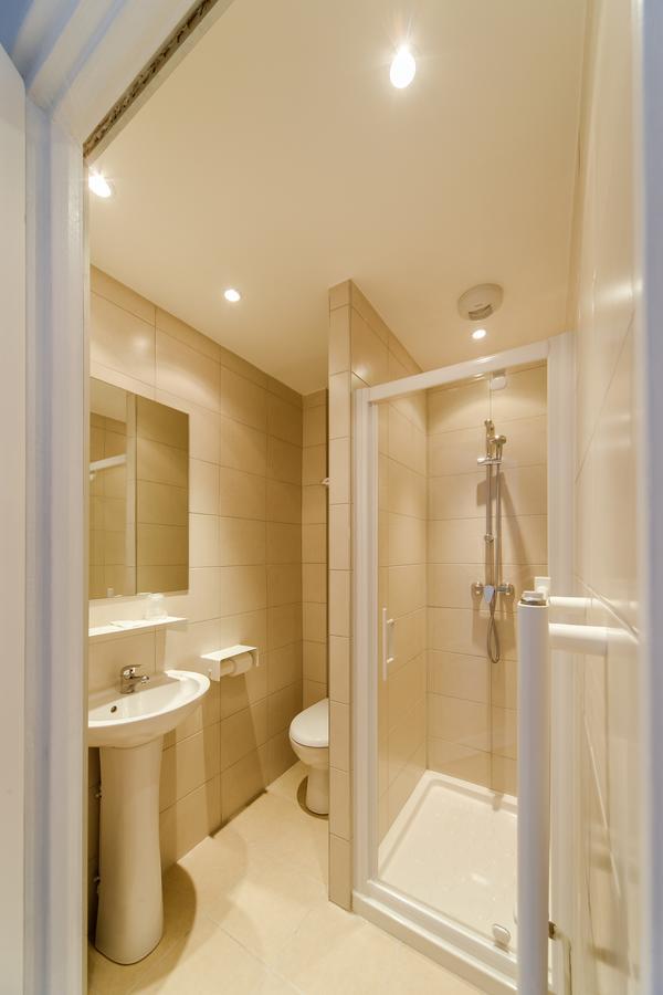 Logis Hotel - Le Petit Bellon Senlis  Dış mekan fotoğraf