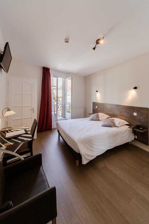Logis Hotel - Le Petit Bellon Senlis  Dış mekan fotoğraf