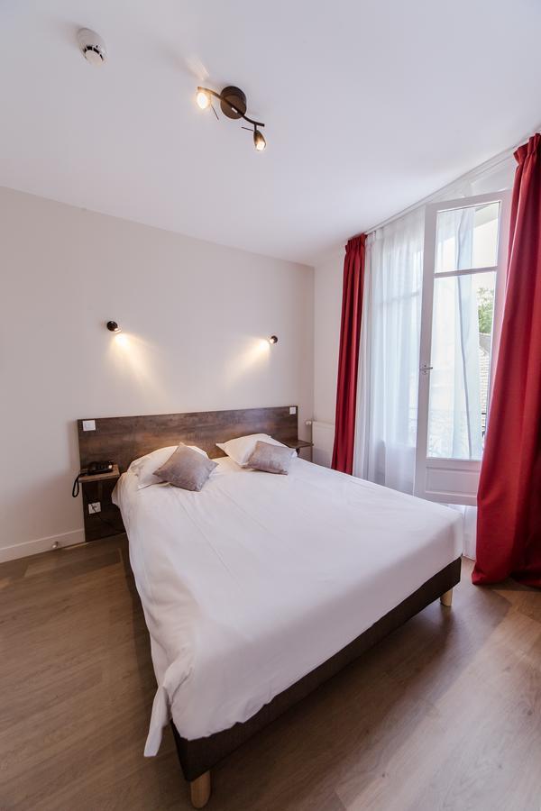 Logis Hotel - Le Petit Bellon Senlis  Dış mekan fotoğraf