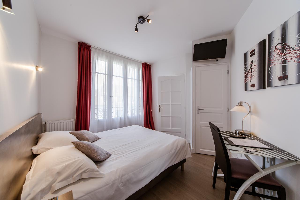 Logis Hotel - Le Petit Bellon Senlis  Dış mekan fotoğraf