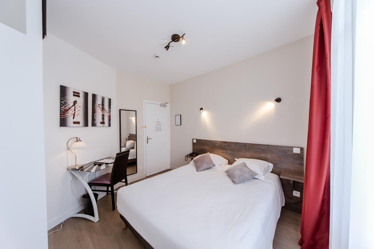 Logis Hotel - Le Petit Bellon Senlis  Dış mekan fotoğraf