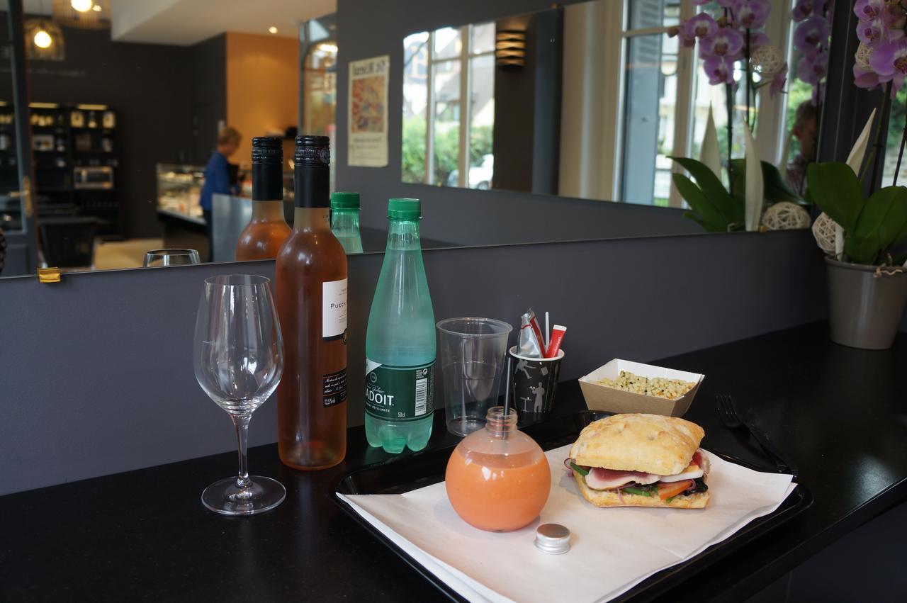 Logis Hotel - Le Petit Bellon Senlis  Dış mekan fotoğraf